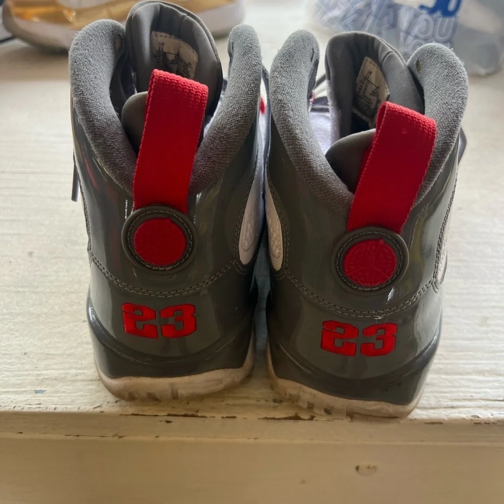 Jordan Men's Gray and White Sneakers Retro 9 Fire Red Nike Air Jordan